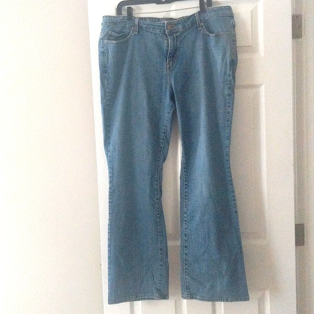 Like New Levi Boot Cut 590 Jeans, 18W Medium, Classic Denim Blue